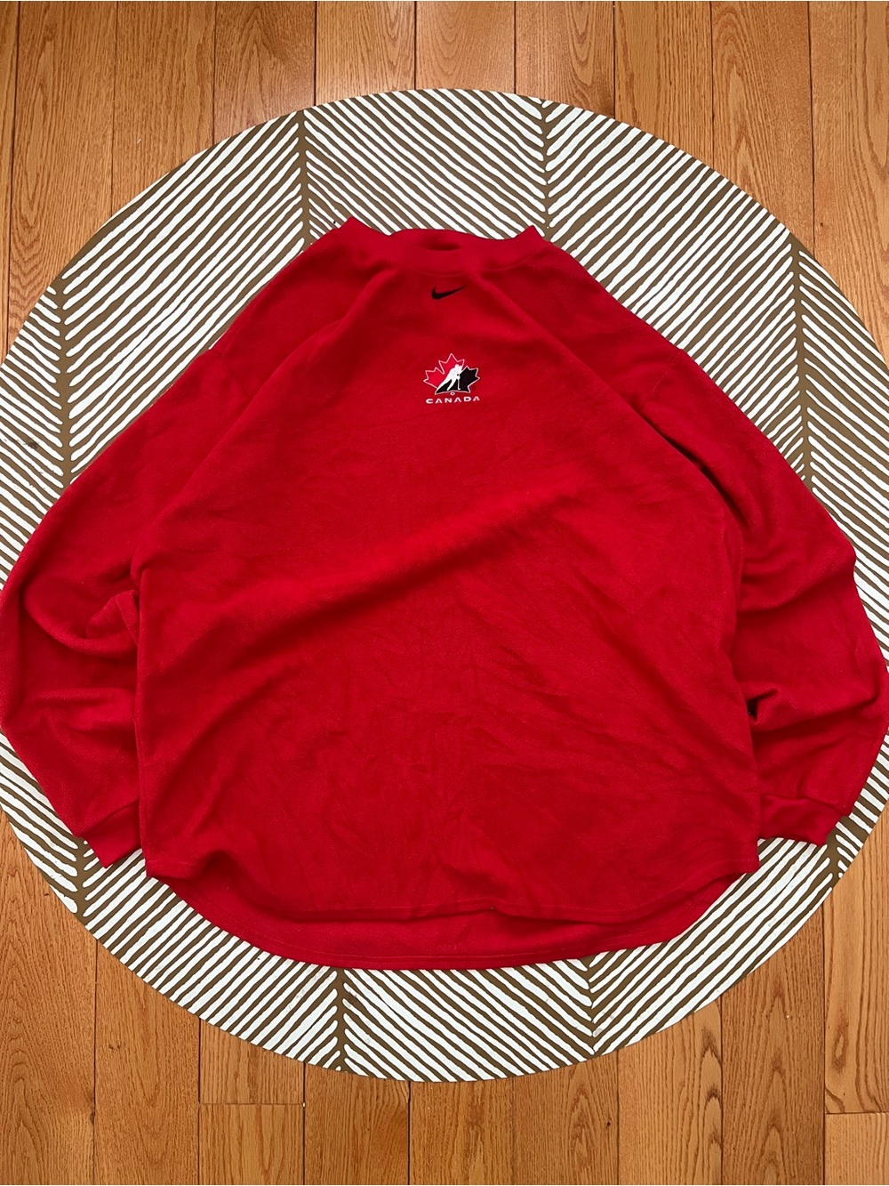 Team Nike Vintage Team Canada Center Swoosh Fleece Sweater (XL)